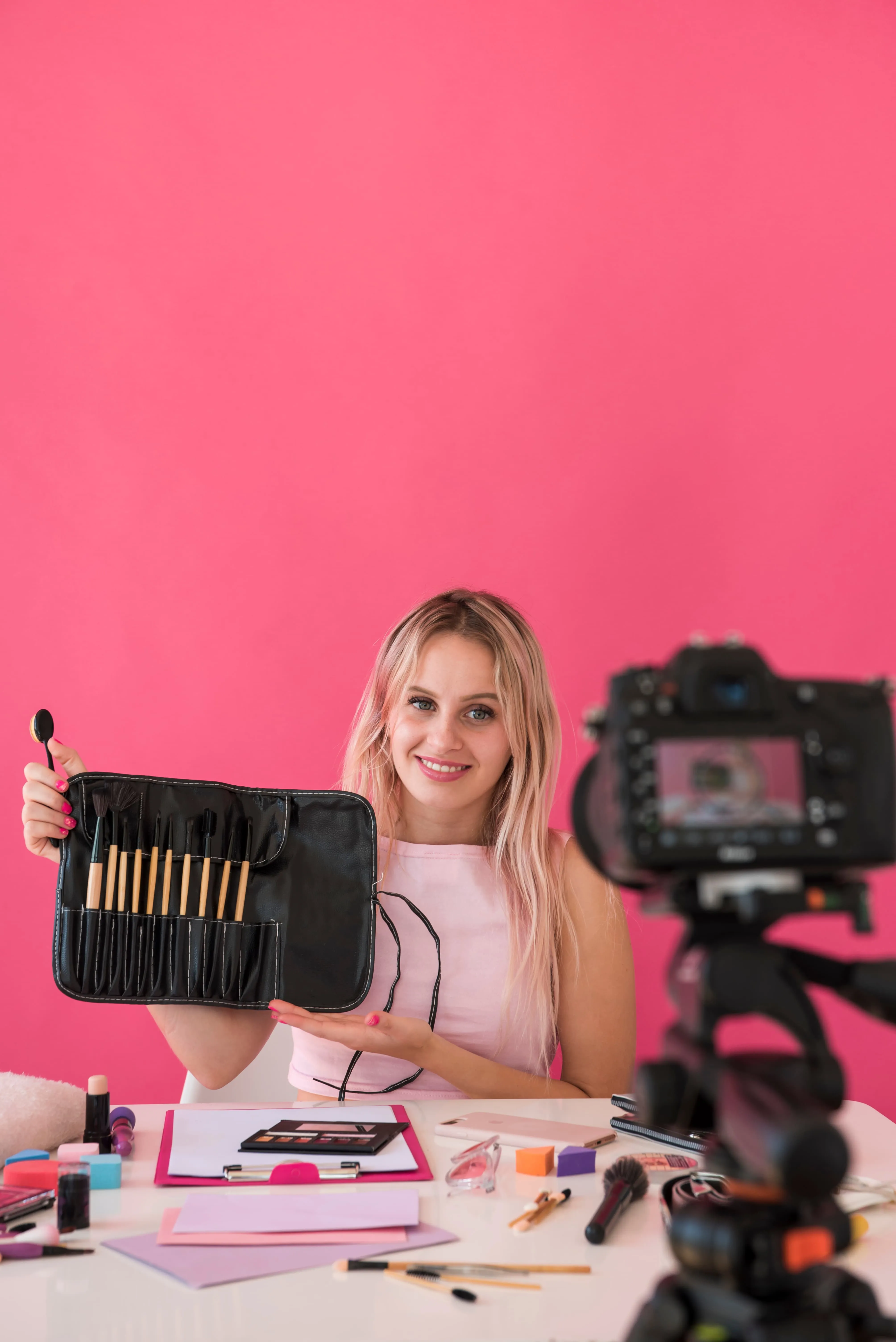 Indigo E-commerce video produkcija bento pozadina