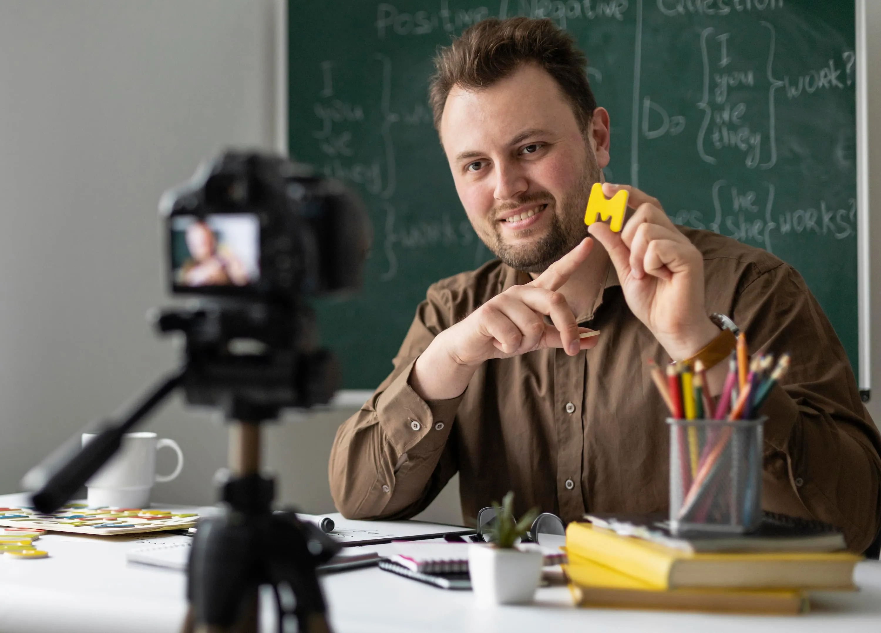 Indigo Edukacija video bento pozadina